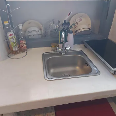 Fasolas Square 15m2 Is Located 30 Stairs Up From The Main Road And It Is In The Old Market Fasolas And Next To The Museums Filótion