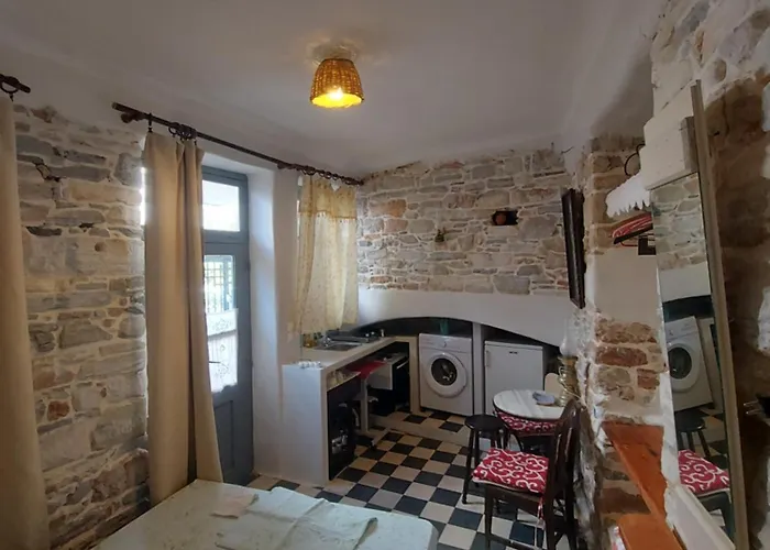 Dom wakacyjny Fasolas Square 15m2 Is Located 30 Stairs Up From The Main Road And It Is In The Old Market Fasolas And Next To The Museums Filótion